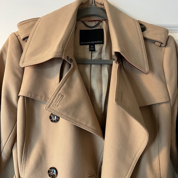 Banana Republic Timeless Trench Coat - Champagne Toast (2021) - Picture 3 of 12